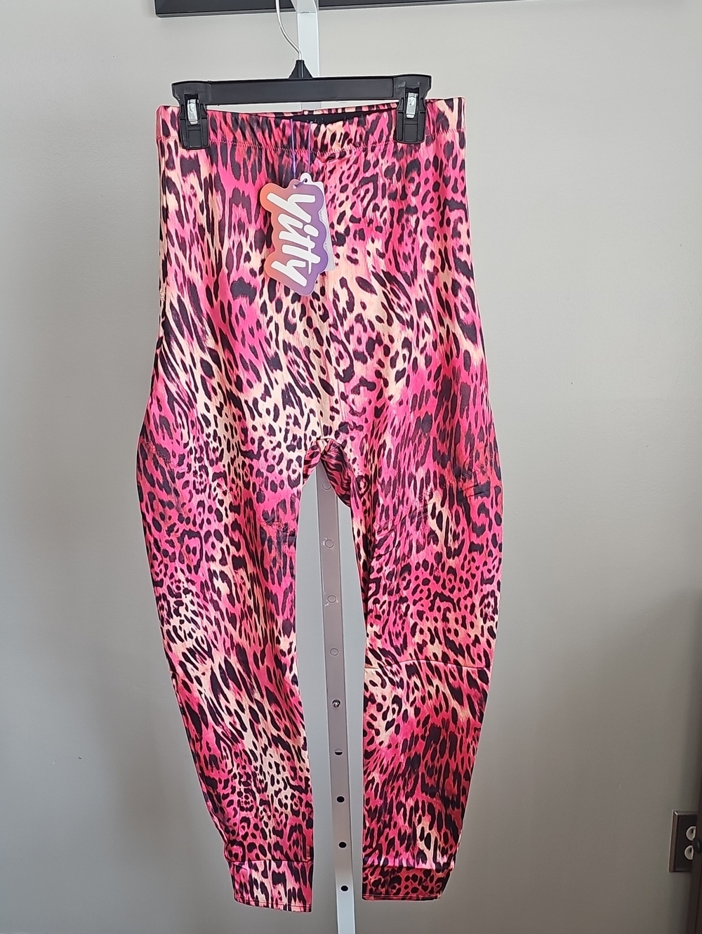 YITTY Pink Leopard Print Leggings